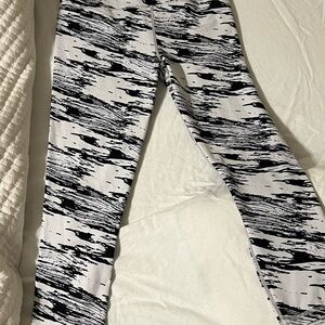 ZYIA Black and White Patterned Leggings